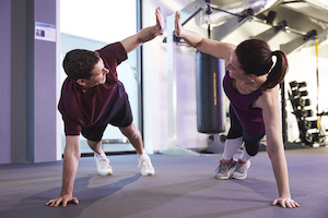 2019_209_male_female_functional_plank_high_five